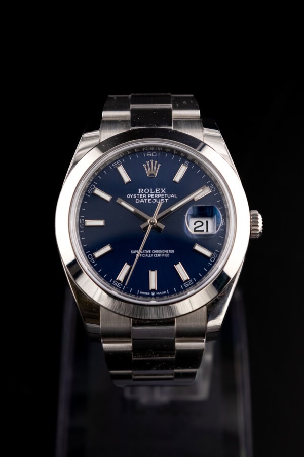 2024 Rolex Datejust blue dial stainless steel watch with smooth bezel and Oyster bracelet luminous markers
