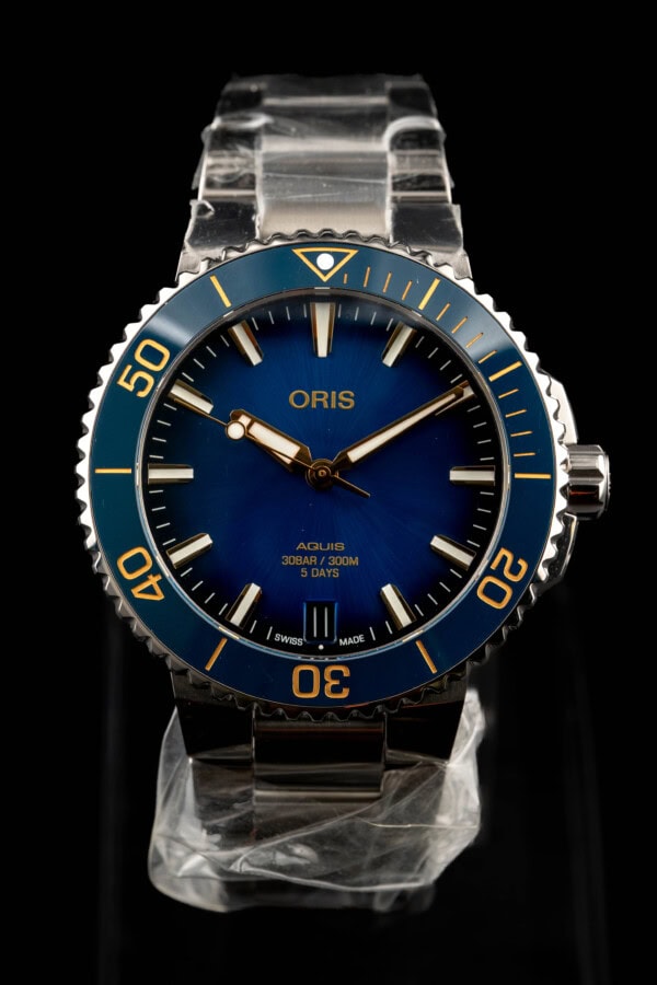 Oris Aquis Date Calibre 400 with blue sunburst dial and ceramic bezel, 41.5mm stainless steel