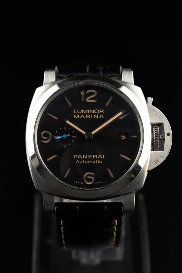 panerai-luminor-marina-pam00131-black-dial Panerai Luminor Marina PAM00131 with black sandwich dial and signature crown guard